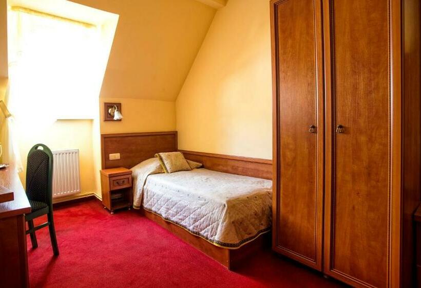 Номер Стандарт Индивидуальный, Adalbertus