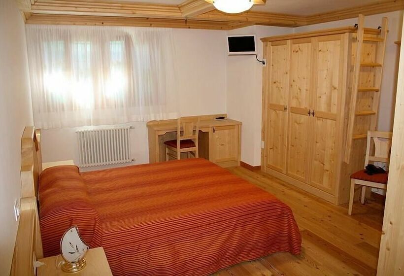 Номер Стандарт Вид на Горы, Aplis