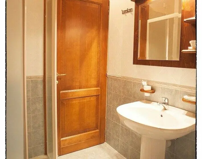 Standard-huone, Aplis