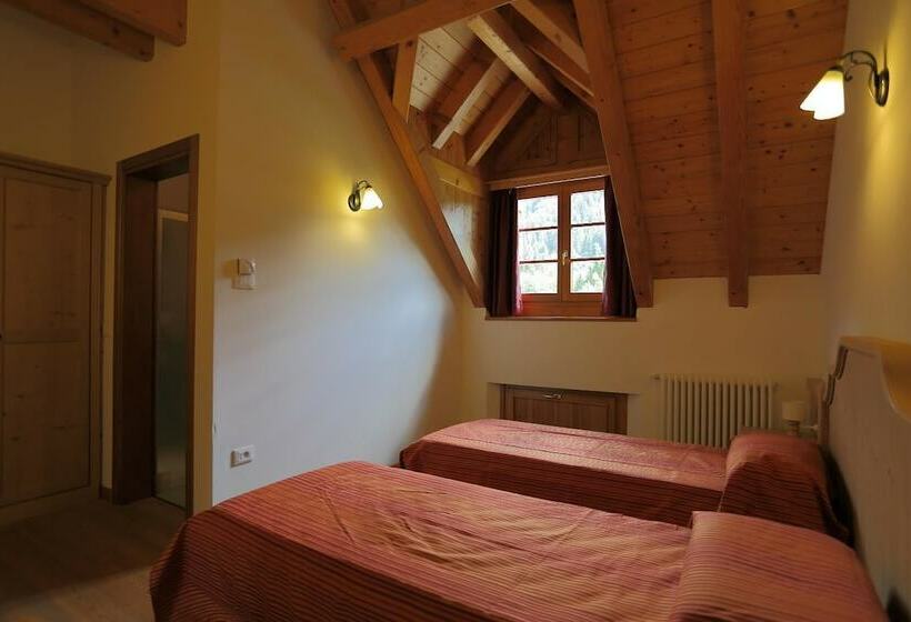 Номер Стандарт Вид на Горы, Aplis