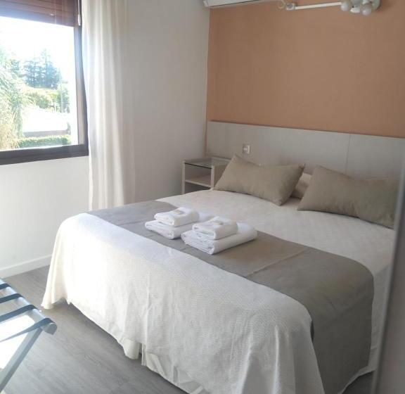 غرفة قياسية, Casa Piedra