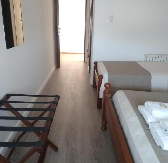 غرفة قياسية ثلاثية, Casa Piedra