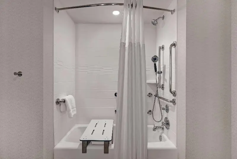 デラックスルーム, Courtyard By Marriott Yonkers Westchester County