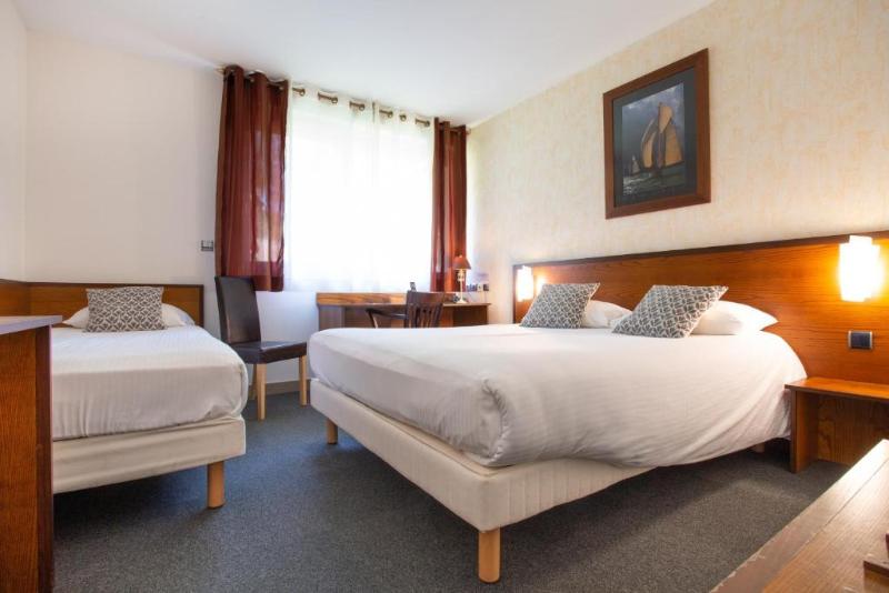 Трехместный Номер Superior, Logis Hôtel Et Restaurant La Bombardière