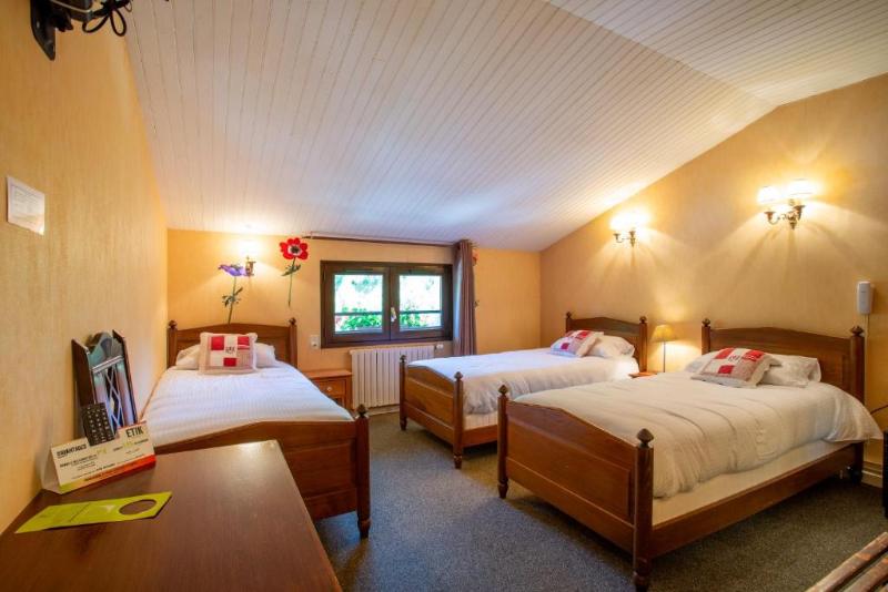 Номер Стандарт Трехместный, Logis Hôtel Et Restaurant La Bombardière