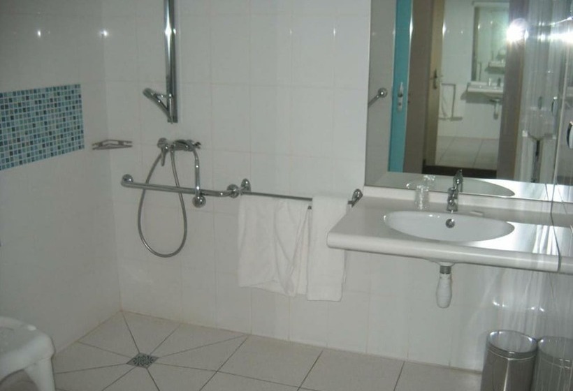 Номер Стандарт, Logis Hôtel Et Restaurant La Bombardière