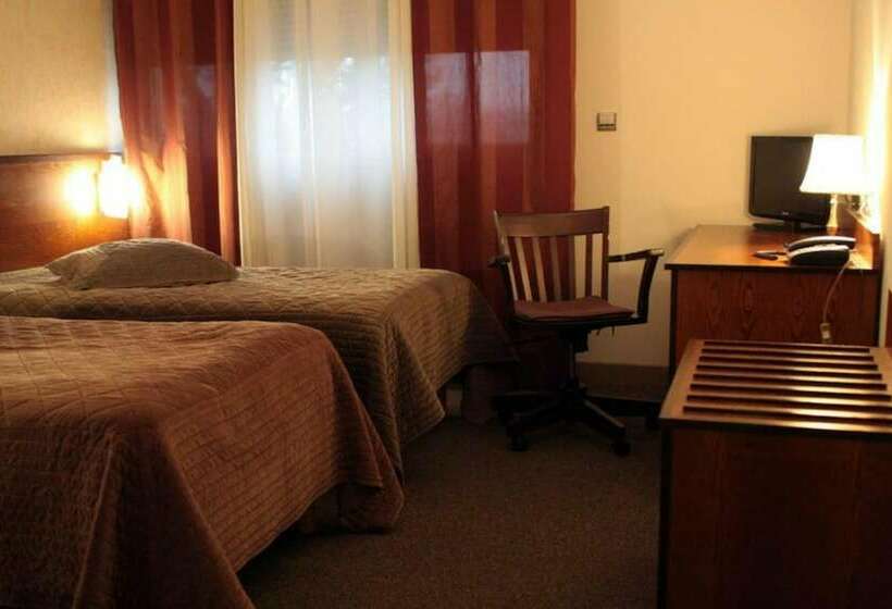 Номер Стандарт, Logis Hôtel Et Restaurant La Bombardière