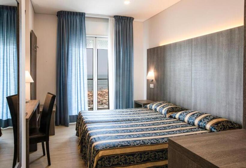 غرفة قياسية مطلّة علي البحر, Marco Polo