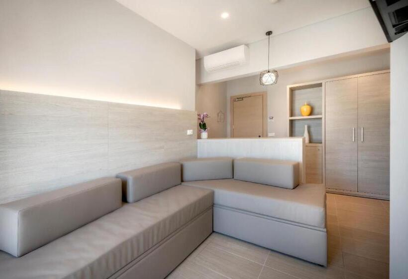 غرفة قياسية رباعية, Marco Polo