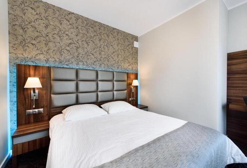 디럭스 룸, Nowy Dwór