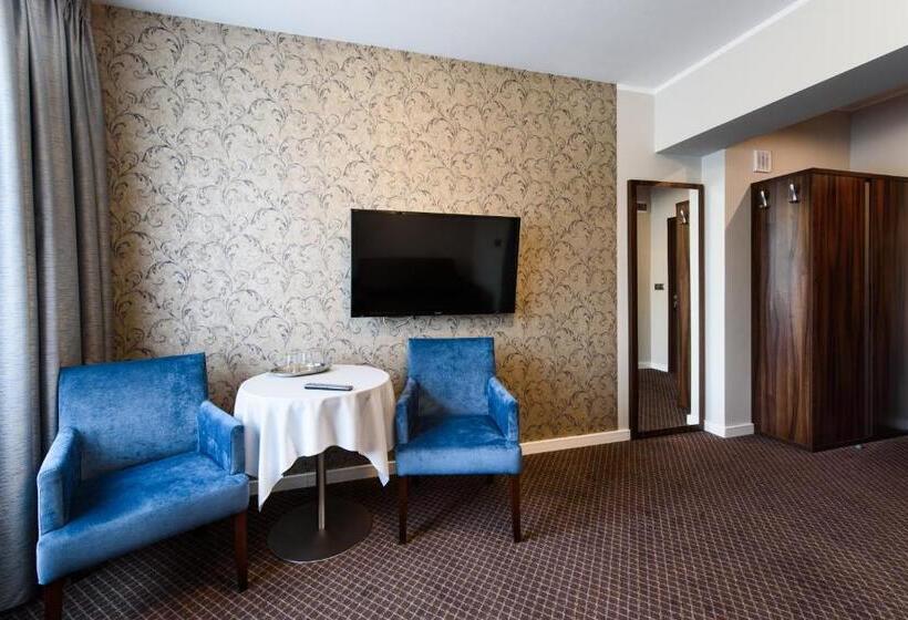 침실 1개 디럭스 아파트, Nowy Dwór