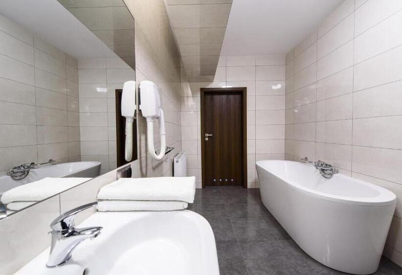 침실 1개 디럭스 아파트, Nowy Dwór