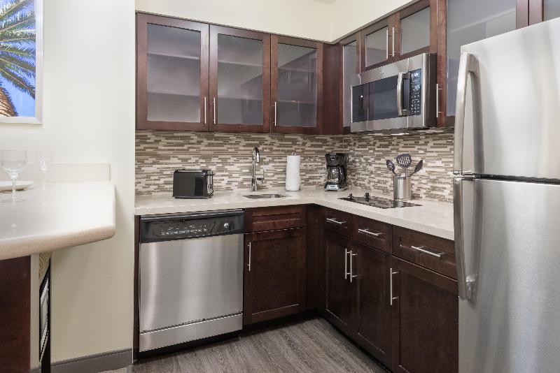Люкс 2 Спальни, Staybridge Suites   Miami International Airport, An Ihg
