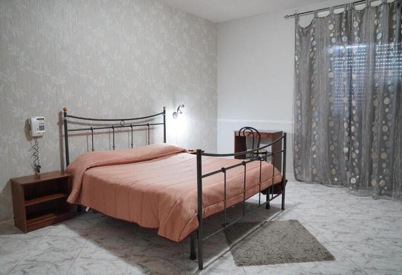 스탠다드 룸, Stefany