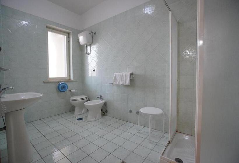 스탠다드 룸, Stefany