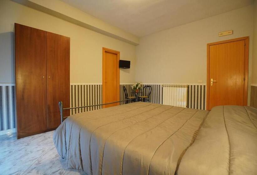 스탠다드 룸, Stefany