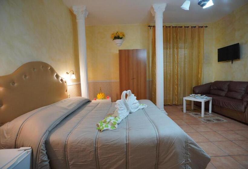 수피리어 룸, Stefany