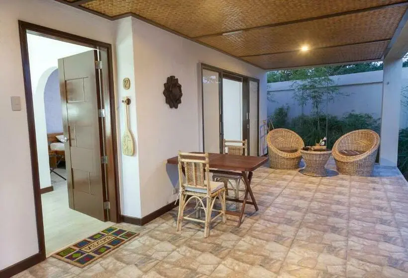 استودیوی استاندارد, Munting Paraiso