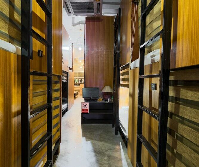공동 객실, Wire Hostel Patong