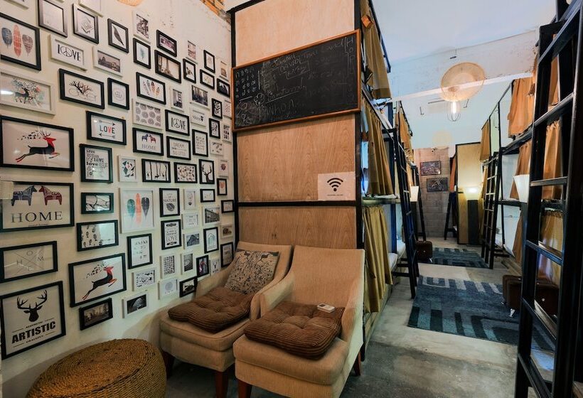 공동 객실, Wire Hostel Patong