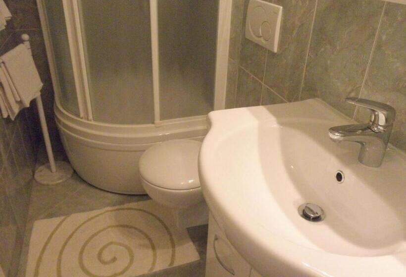 Номер Стандарт с Балконом Вид на Сад, Bed & Breakfast Rab