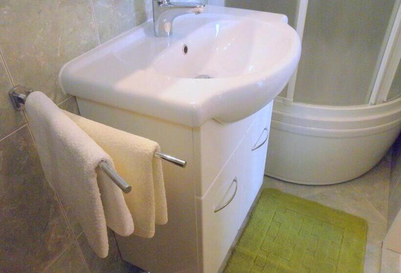 标准间带阳台, Bed & Breakfast Rab