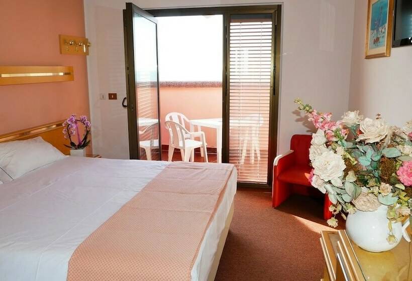 オーシャンビュースタンダードルームバルコニー付き, Antares