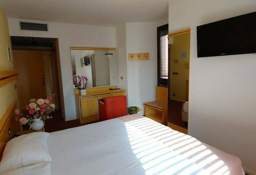 バルコニー付きスタンダードルーム, Antares