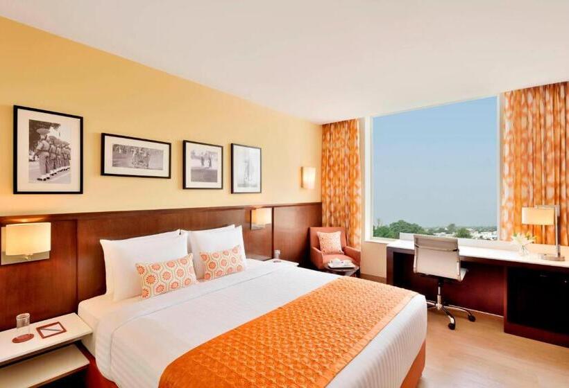 带大床的标准间, Fairfield By Marriott Amritsar