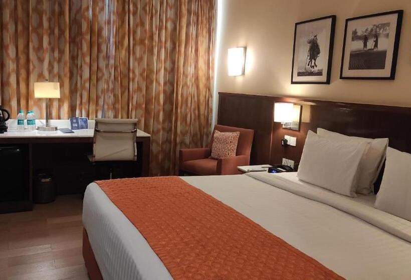 带大床的标准间, Fairfield By Marriott Amritsar