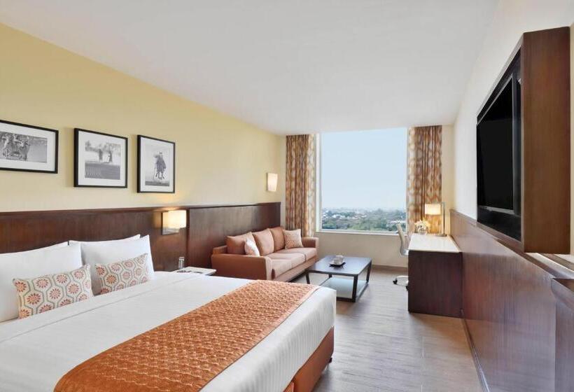 带大床的高级房间, Fairfield By Marriott Amritsar