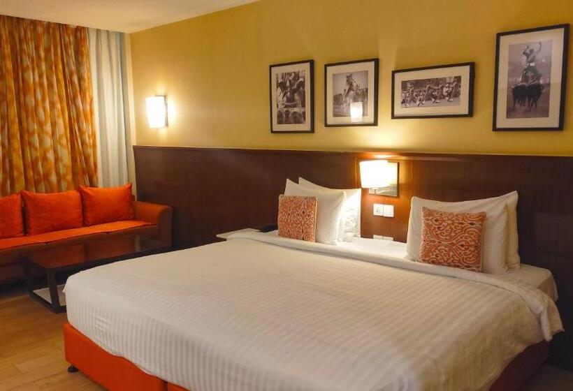 带大床的高级房间, Fairfield By Marriott Amritsar