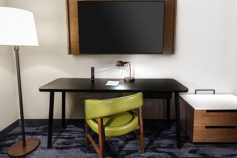 带大床的标准间, Fairfield Inn & Suites Ontario Rancho Cucamonga