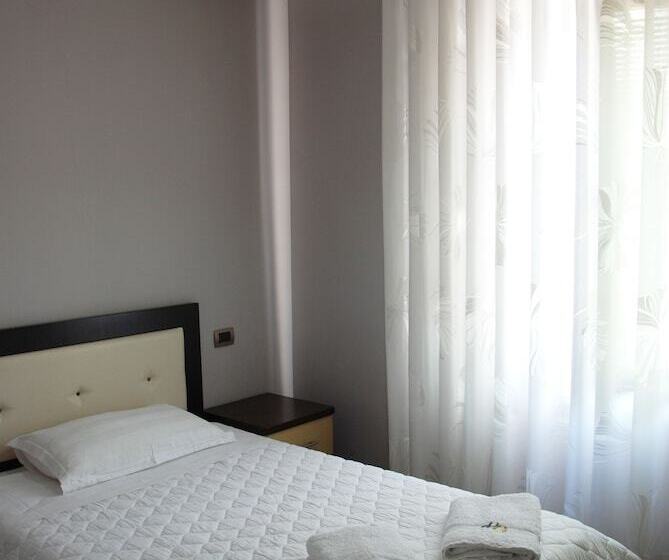 اتاق استاندارد یک نفره, Gega