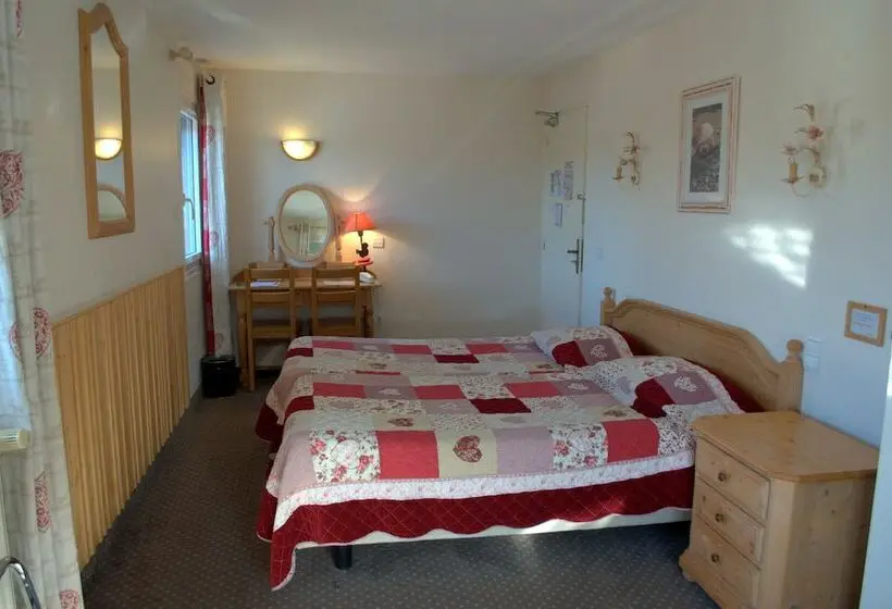 スタンダード4人部屋, Hôtel De La Poste