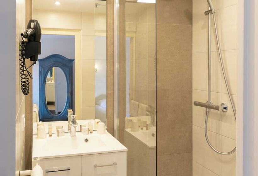 Номер Стандарт с Балконом, Hôtel De La Poste