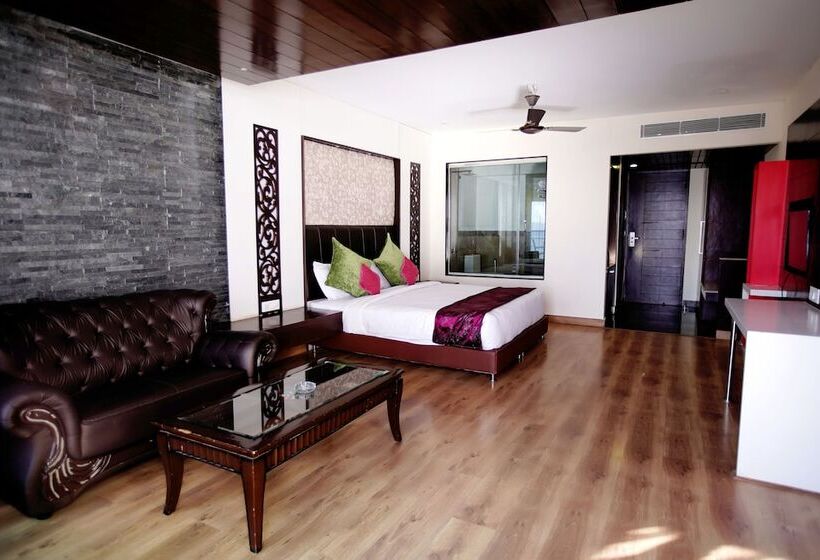 俱乐部房间, Jungle Livinn