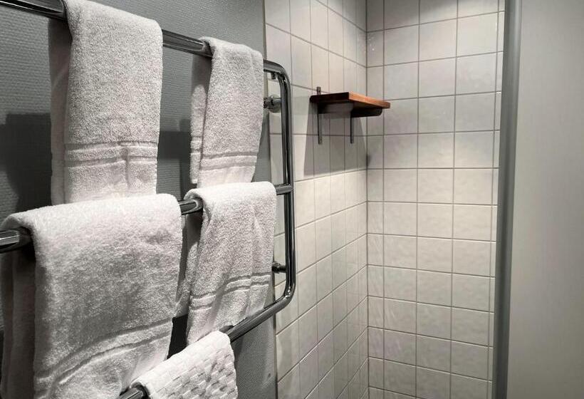 غرفة عائلية, L Funäsdalen