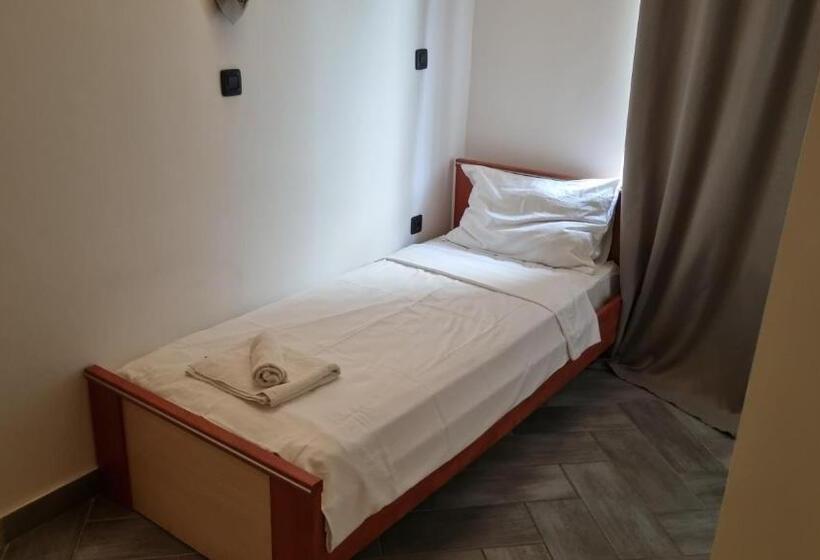 Номер Стандарт Трехместный, Rooms Laura