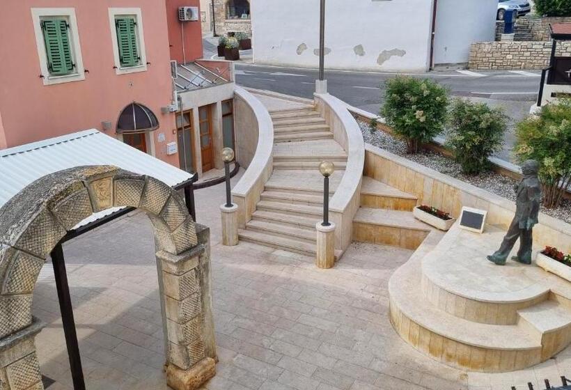 Номер Стандарт Вид на Море, Rooms Laura