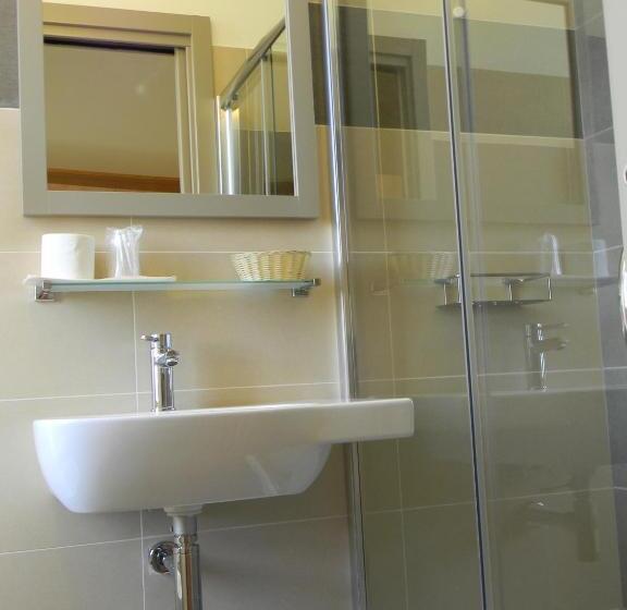 庭の見えるスタンダードトリプルルーム, Parma Mare