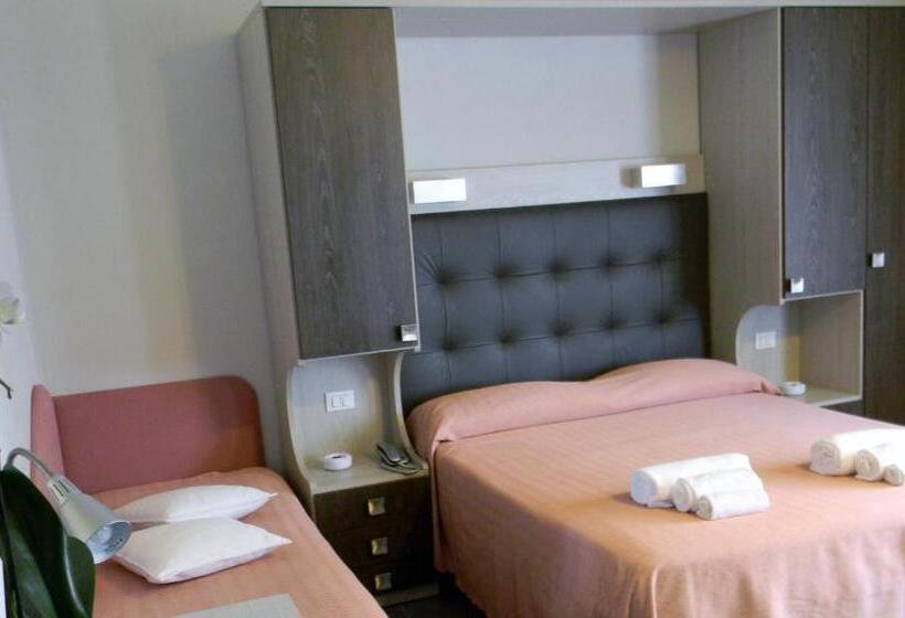 庭の見えるスタンダードトリプルルーム, Parma Mare