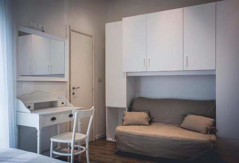 Quarto Quadruple Standart com Varanda, Ronchi