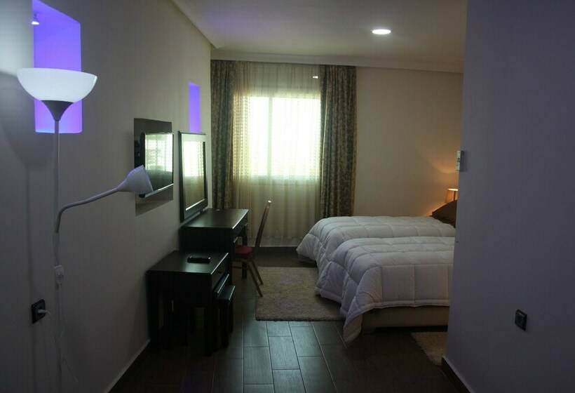 スタンダードルーム, Salime Al Khozama