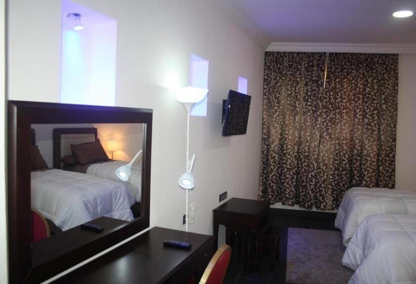 スタンダードルーム, Salime Al Khozama