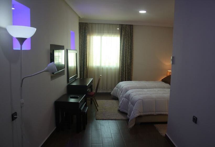 Habitación Estándar, Salime Al Khozama