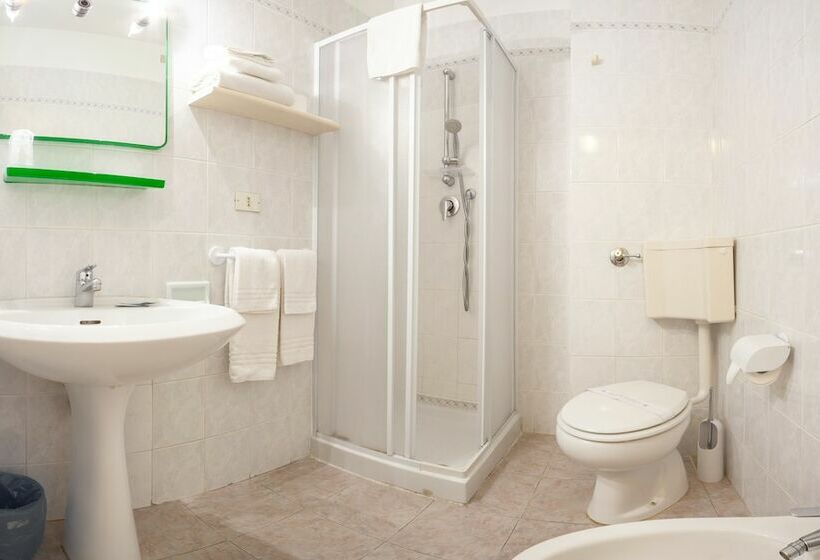 غرفة قياسية, Venezia