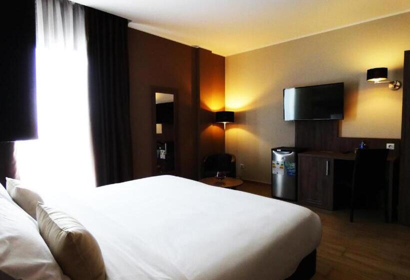 اتاق استاندارد سه نفره, Le Zenith Hotel Oran