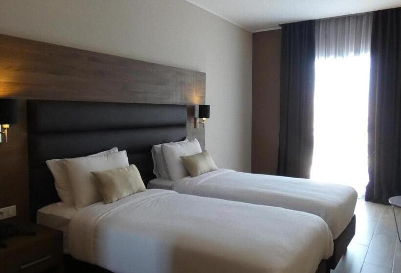 标准三人间, Le Zenith Hotel Oran