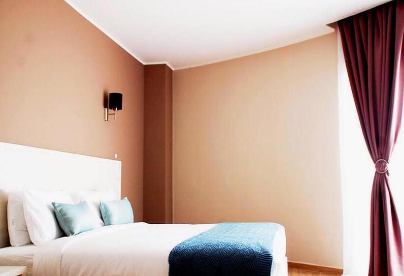 اتاق استاندارد چهار تخته, Le Zenith Hotel Oran